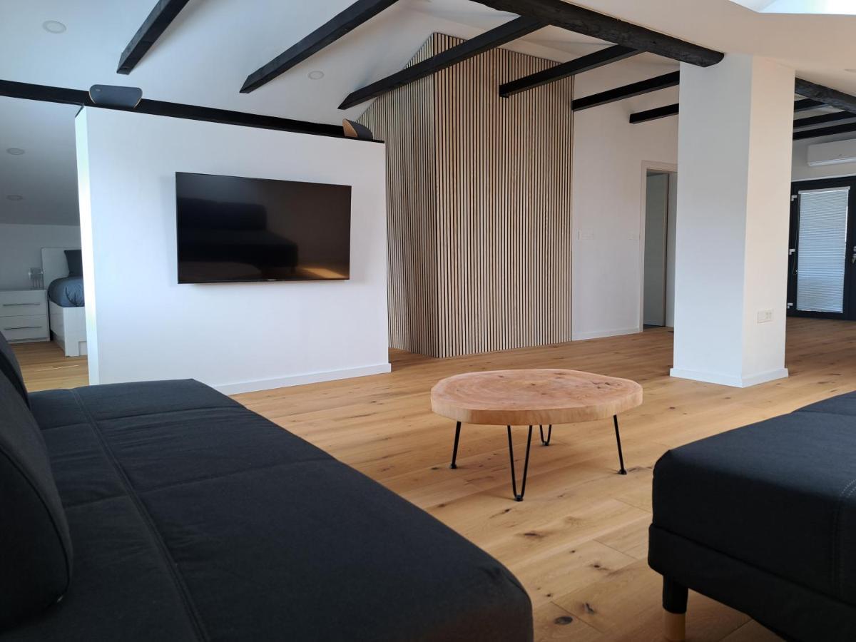 Ohana Apartment Ljubljana Bagian luar foto