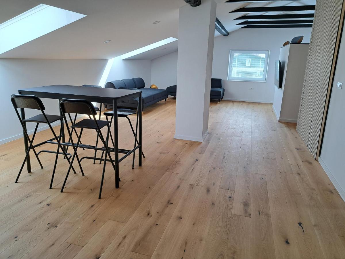 Ohana Apartment Ljubljana Bagian luar foto
