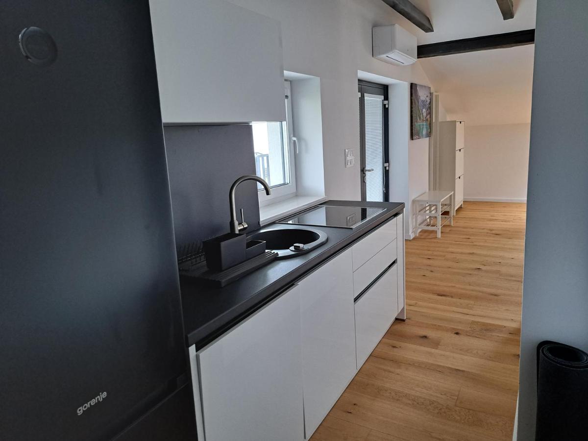 Ohana Apartment Ljubljana Bagian luar foto